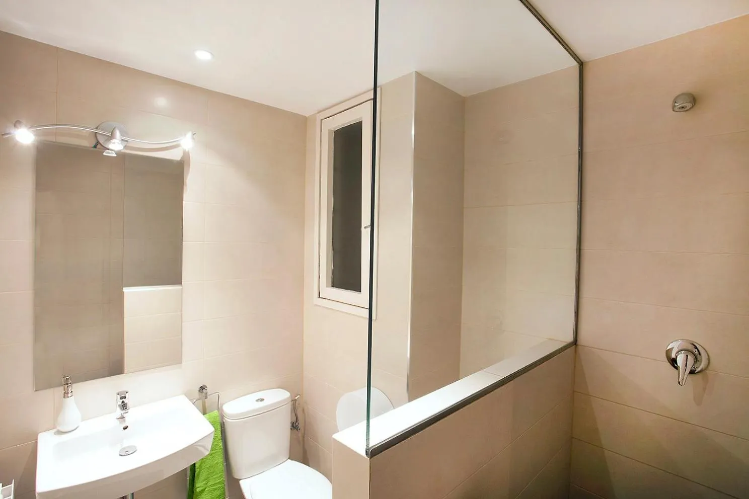 Sant Jordi Apartments Sagrada Familia Barcelone
